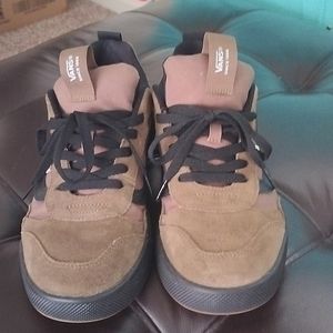 Vans ultrarange mte size 10 brand new